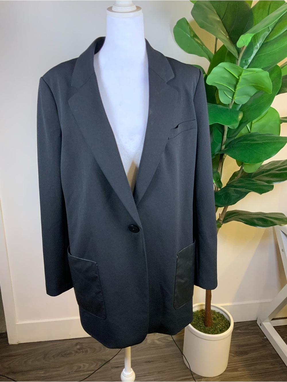 DKNY Black Single-Button Longline Blazer